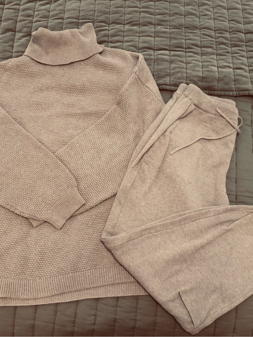 Free People Beach Hailee Turtleneck Set in New Oat Size Small (oversized) EUC - Picture 4 of 4